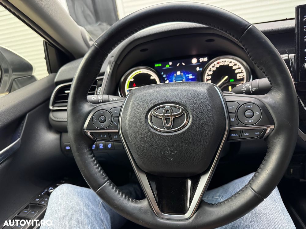 Toyota Camry 2.5 HEV Executive - 32