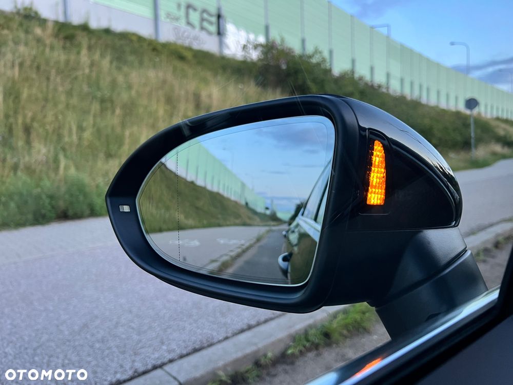 Volkswagen Passat 2.0 TSI Business DSG - 37