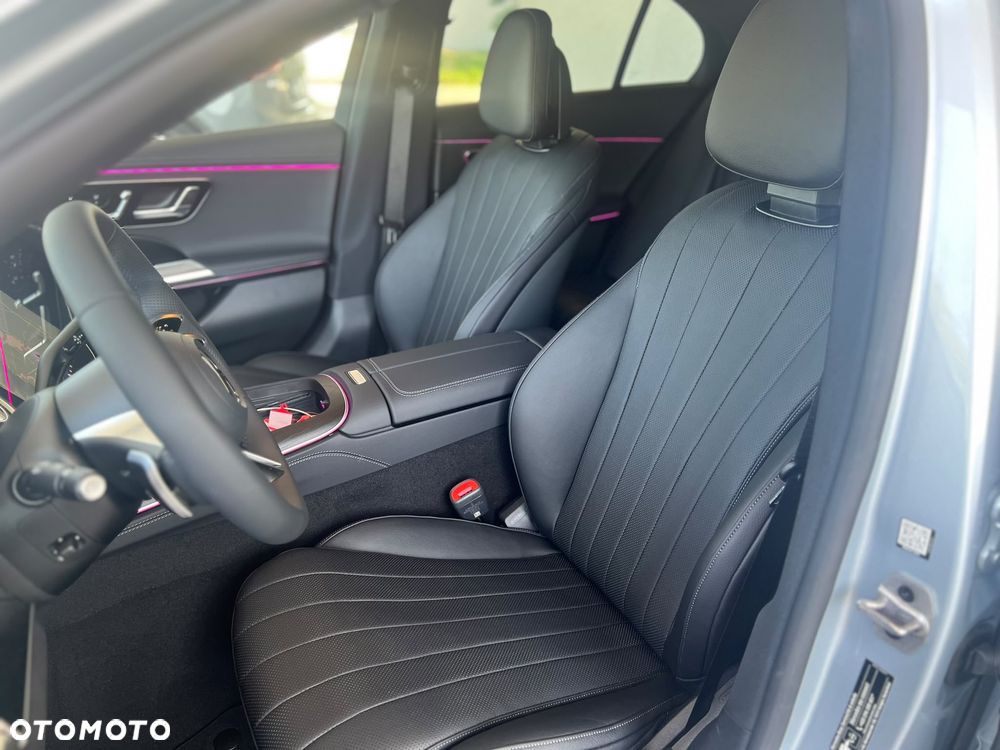 Mercedes-Benz Klasa E 200 mHEV 4-Matic Exclusive 9G-Tronic - 16