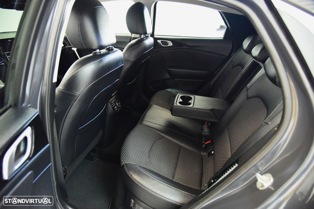 Kia XCeed - 32