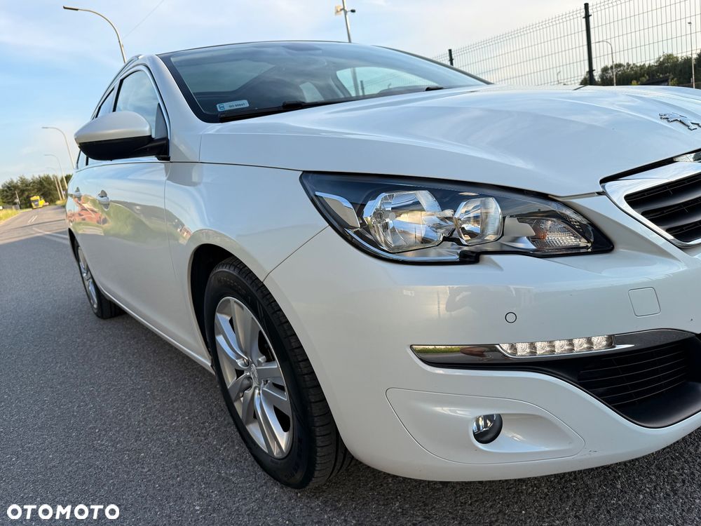 Peugeot 308 1.6 BlueHDi Allure S&S - 18