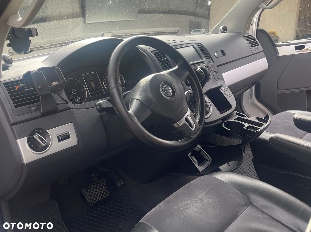 Volkswagen Multivan - 9