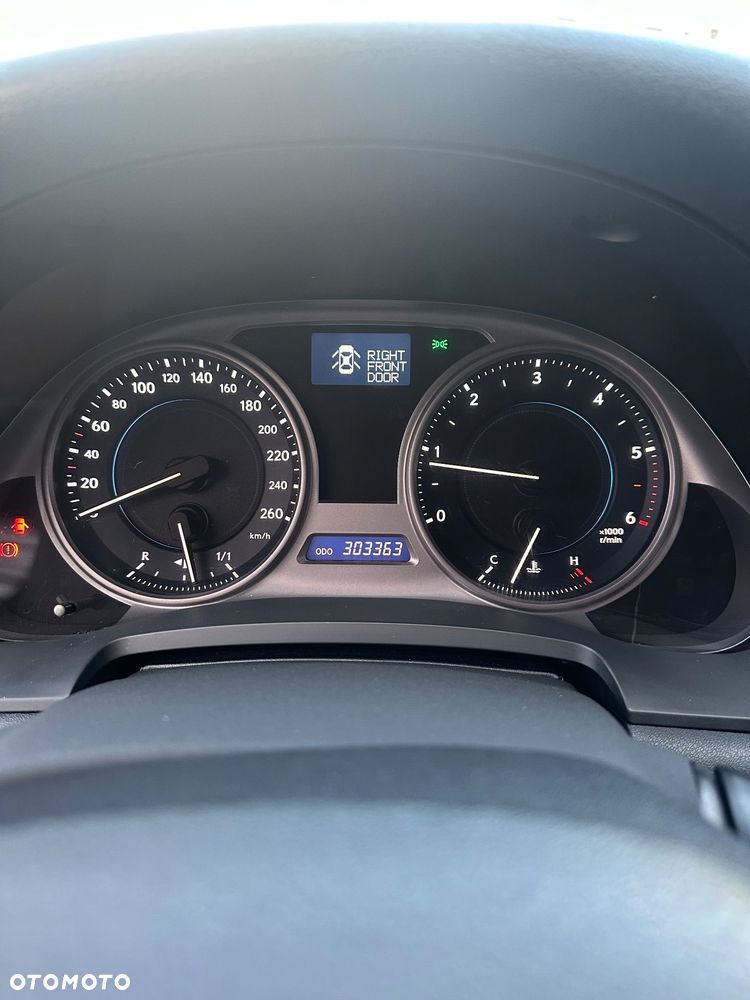 Lexus IS 220 D Sport - 13