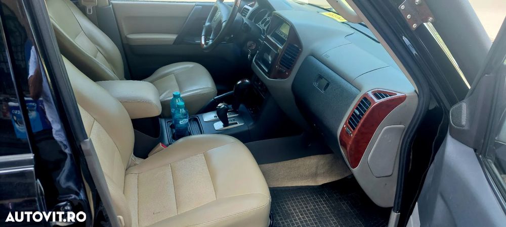 Mitsubishi Pajero - 21