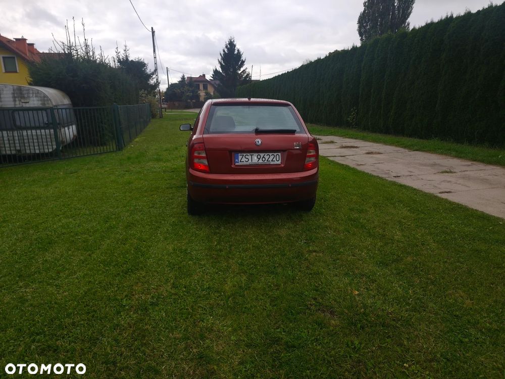 Skoda Fabia 2002 photo 3