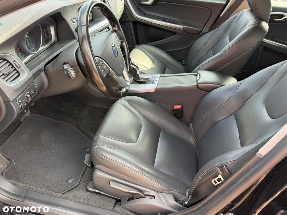 Volvo V60 D3 Drive-E Momentum - 6