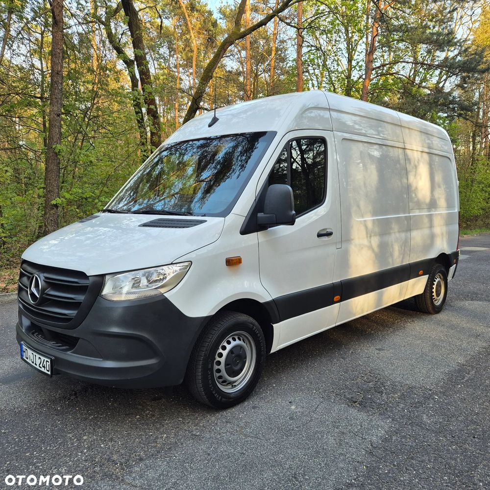 Mercedes-Benz Sprinter - 2