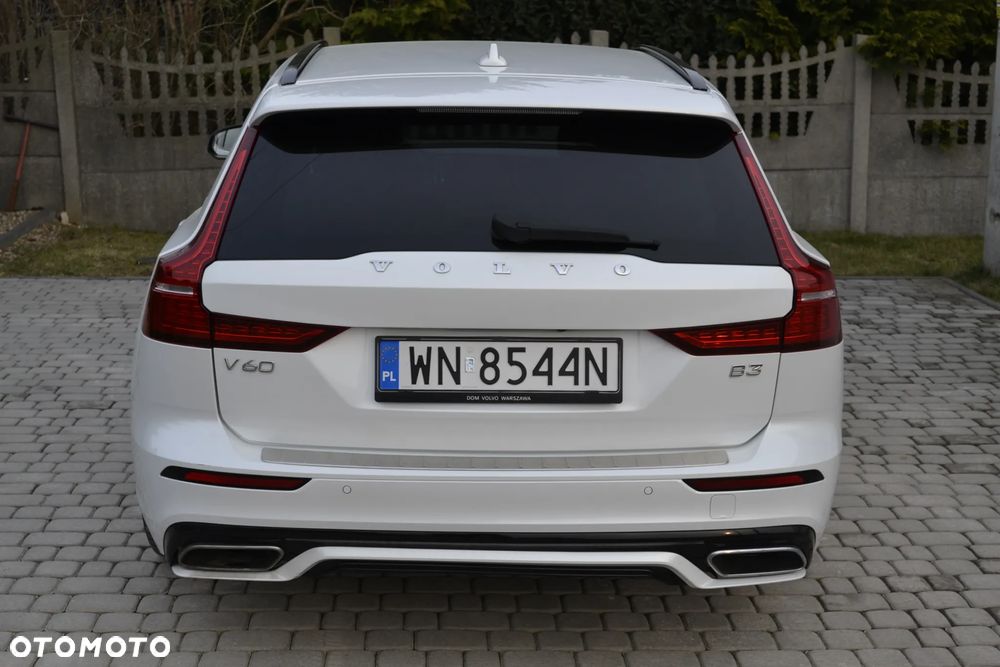 Volvo V60 B3 B R-Design - 16