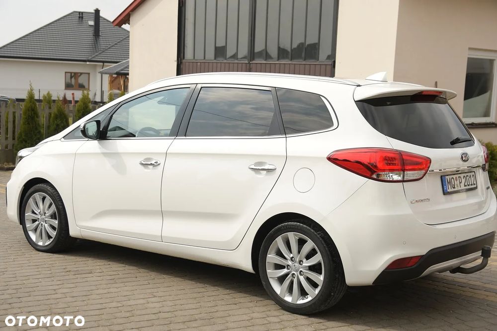 Kia Carens - 4