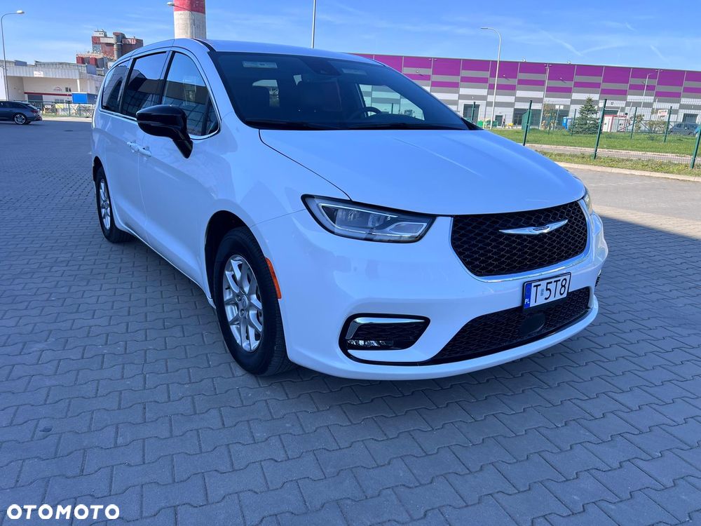 Chrysler Pacifica - 34