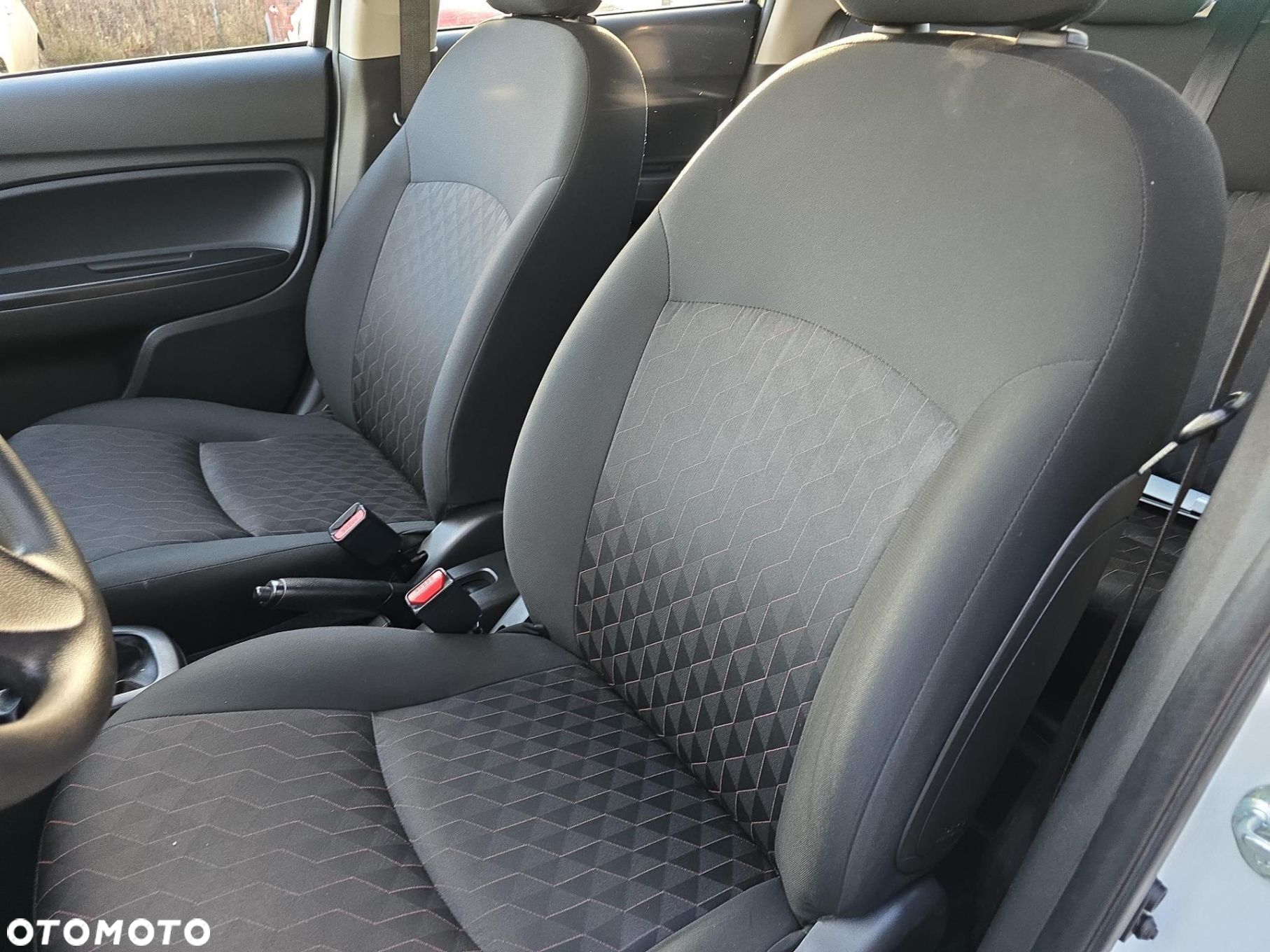 Mitsubishi Space Star 1.0 Inform - 10