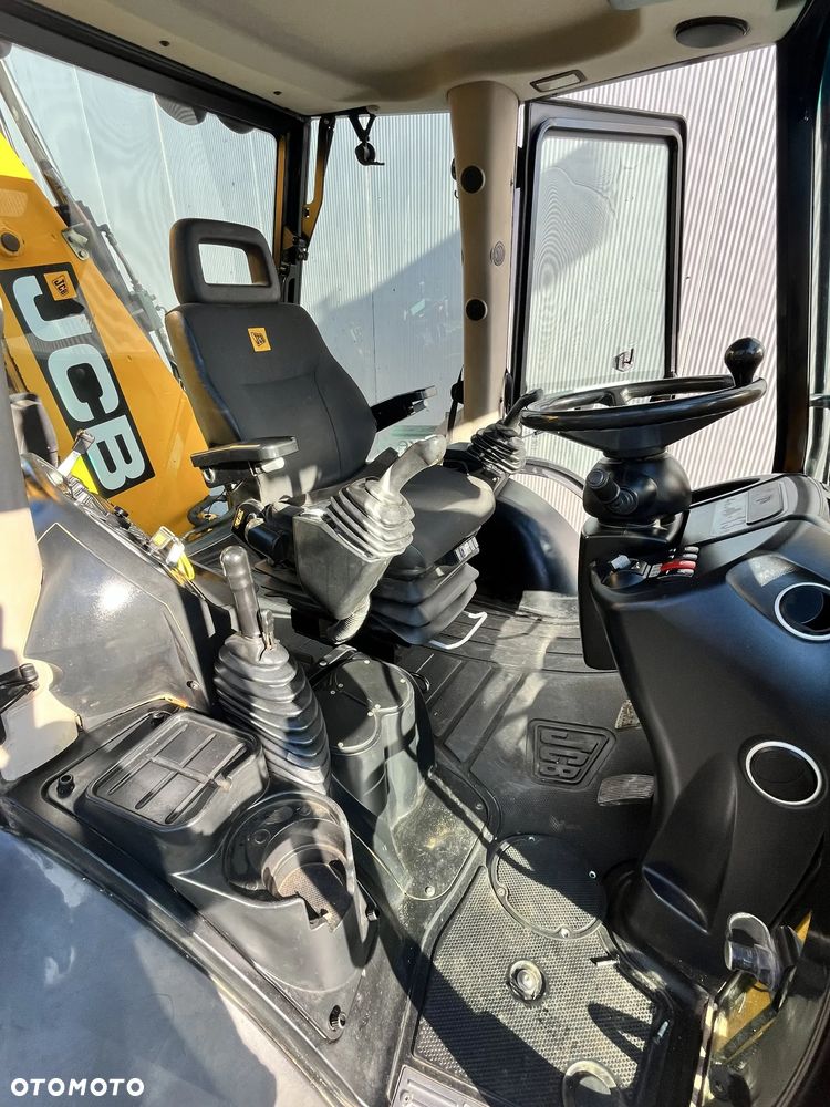 JCB 3CX CONTRACTOR - 6
