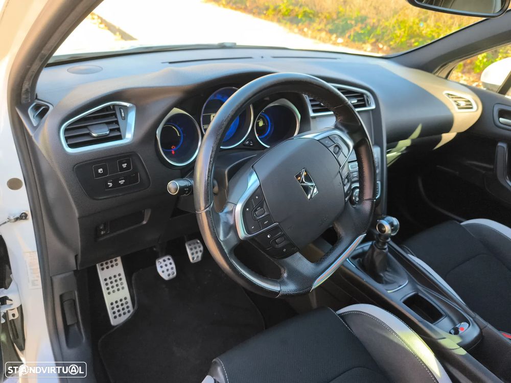 Citroën DS4 1.6 HDi So Chic - 20