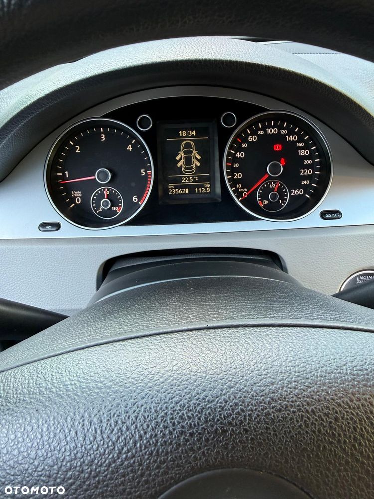 Volkswagen Passat 2.0 TDI Comfortline - 4