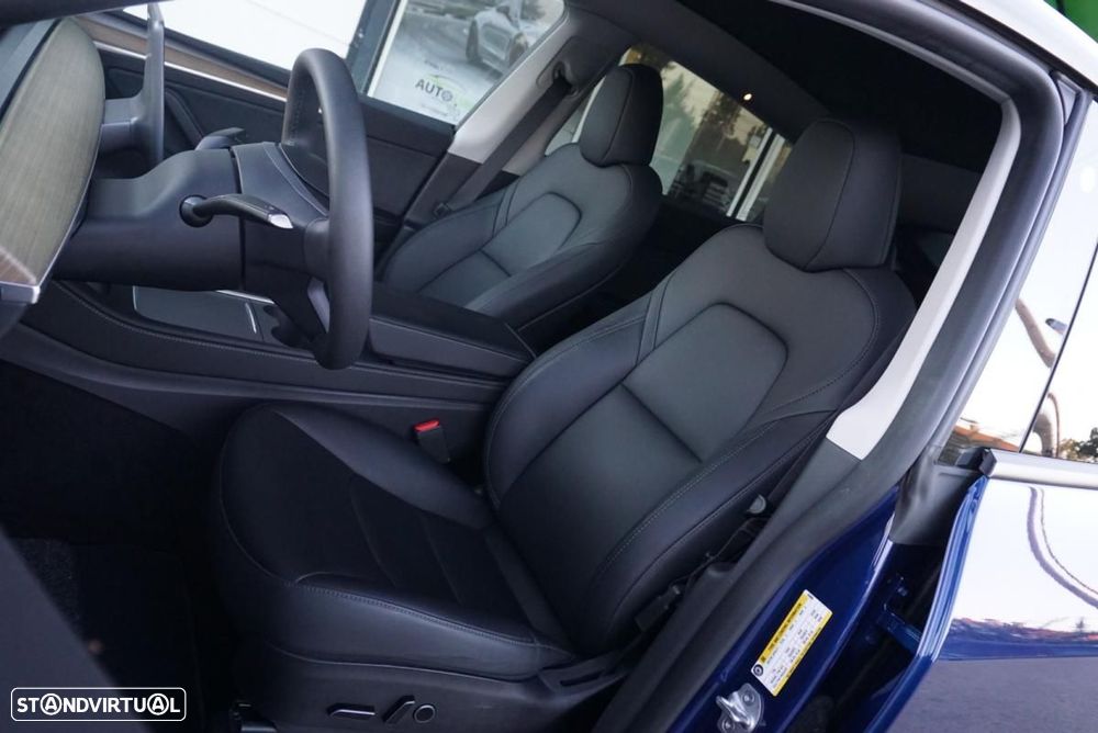 Tesla Model Y Long Range Dual Motor AWD - 31