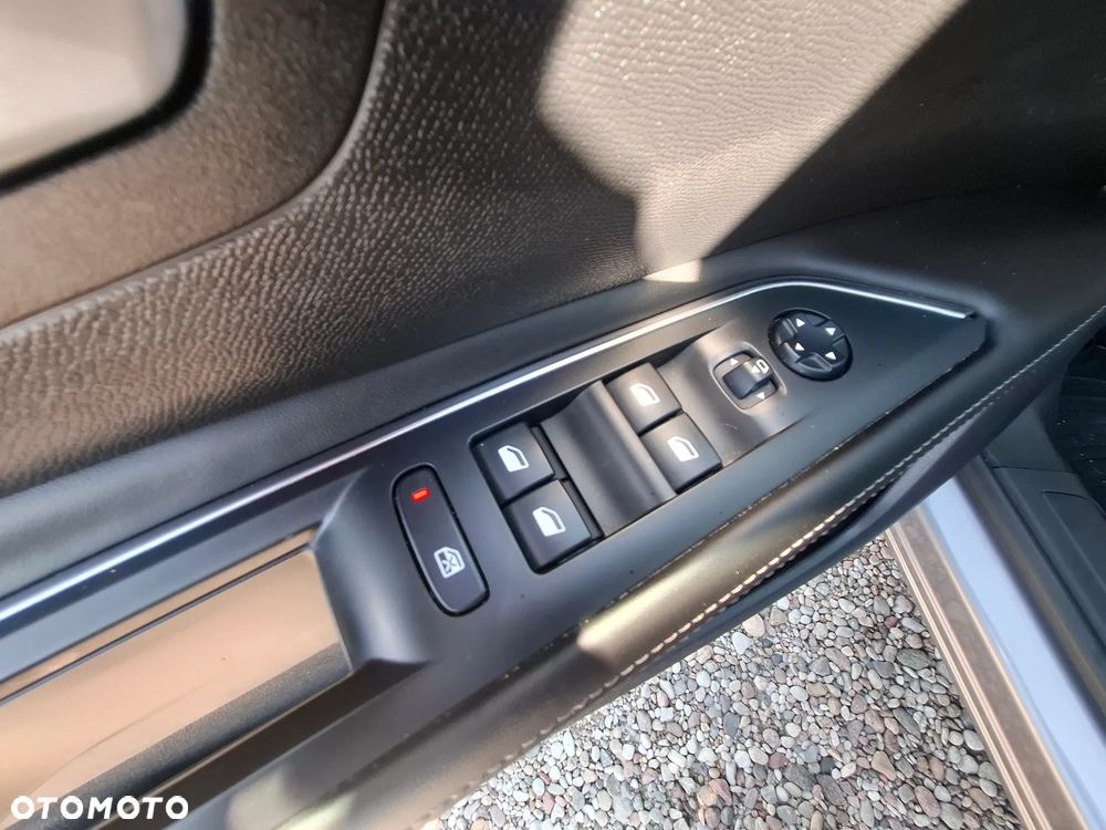 Peugeot 3008 PureTech 130 Stop & Start EAT6 Allure - 12