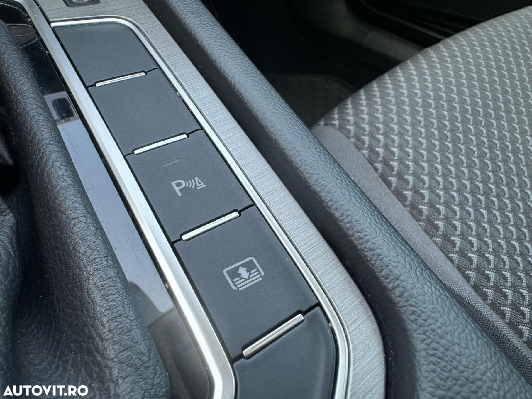 Volkswagen Passat 2.0 TDI DSG Advance - 27