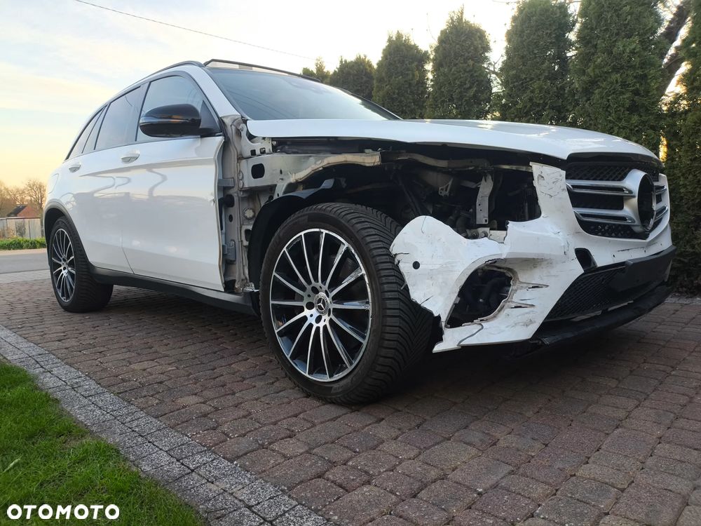 Mercedes-Benz GLC 250 d 4Matic 9G-TRONIC AMG Line - 18