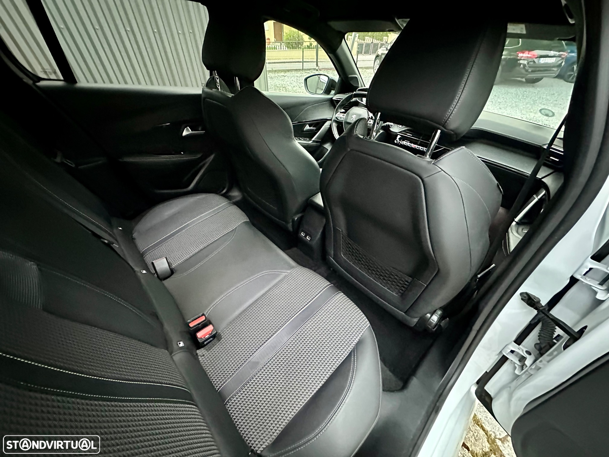 Peugeot e-208 50 kWh GT Line - 30