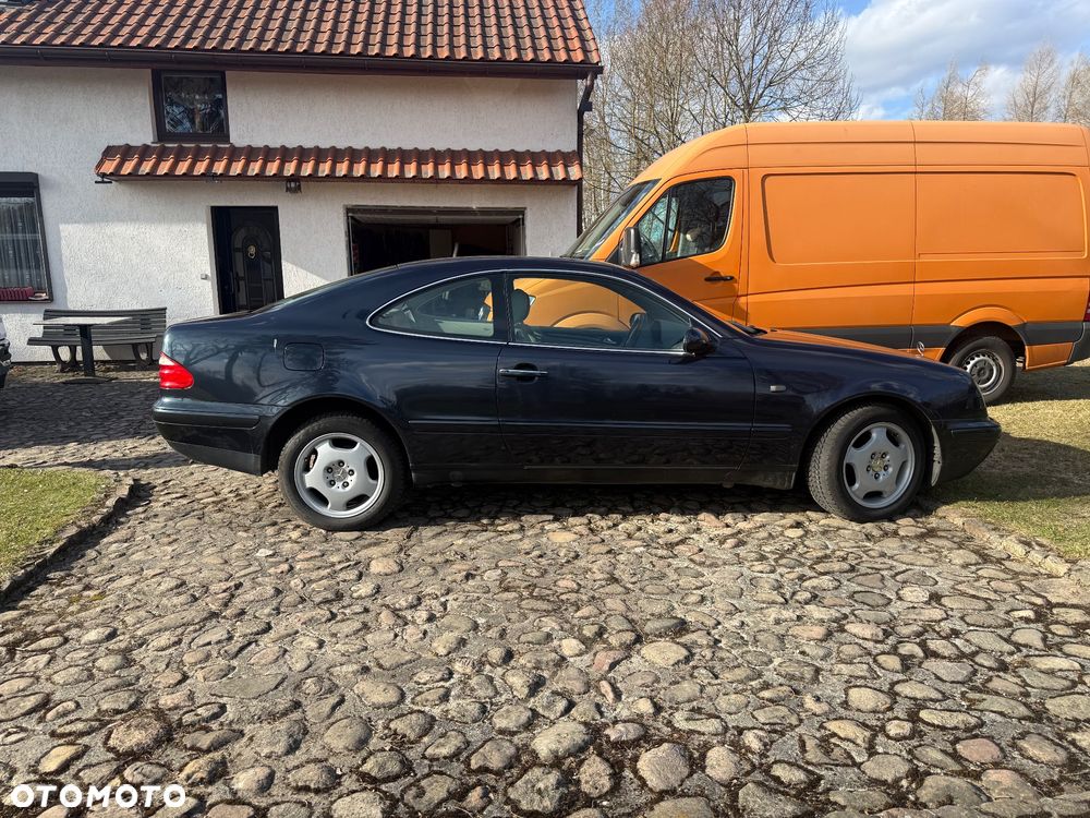 Mercedes-Benz CLK - 17