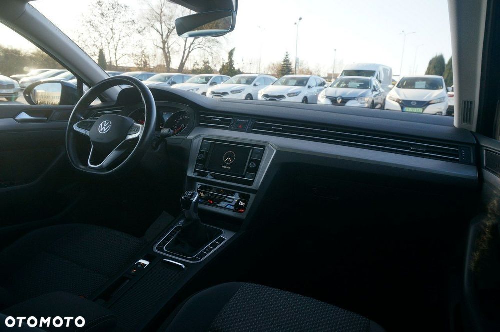 Volkswagen Passat Variant 2.0 TDI EVO Essence - 18