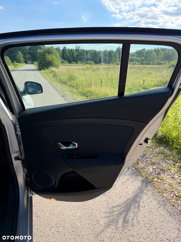 Renault Megane dCi 130 FAP Dynamique - 12