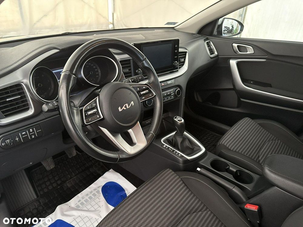 Kia Ceed - 14
