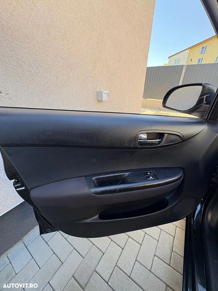 Hyundai i20 - 20
