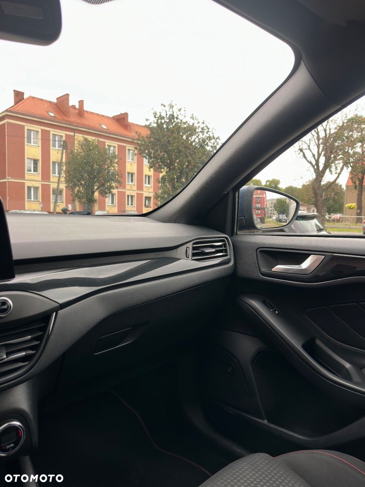 Ford Focus 1.0 EcoBoost mHEV ST-Line X - 22