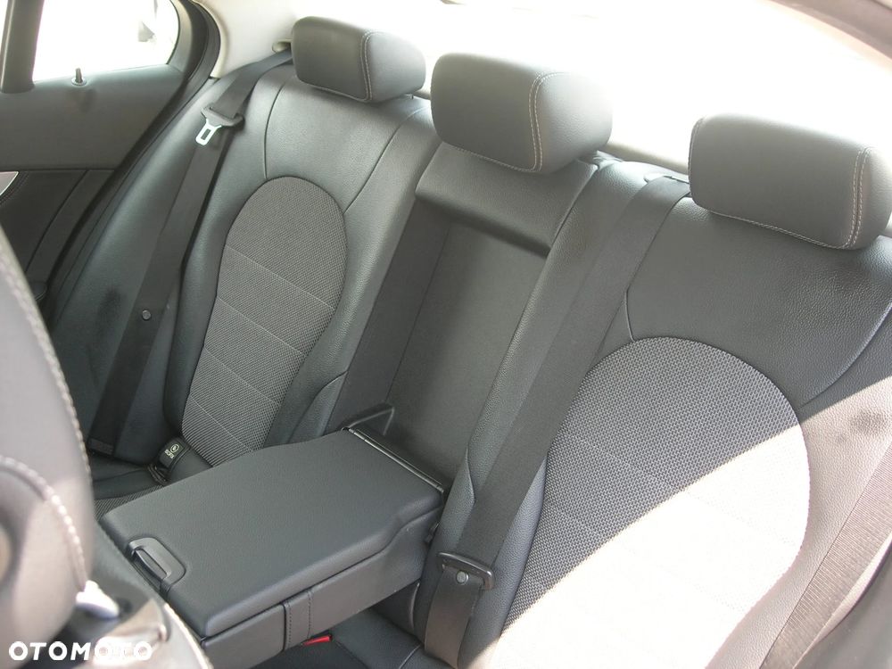 Mercedes-Benz Klasa C 220 CDI DPF (BlueEFFICIENCY) 7G-TRONIC Elegance - 19
