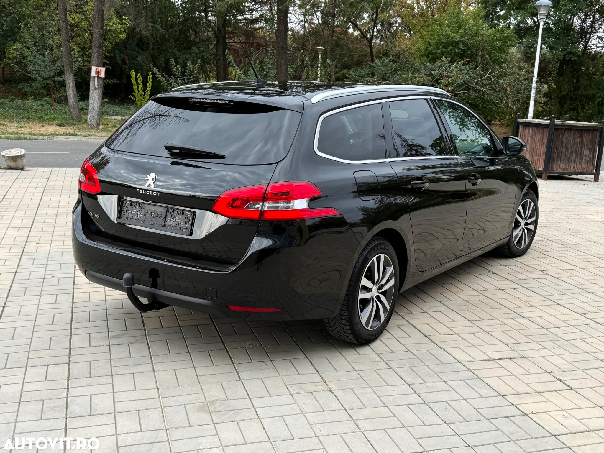 Peugeot 308 SW BlueHDi 130 Stop & Start Tech Edition - 8