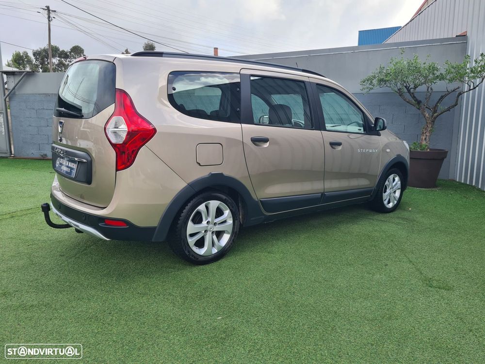 Dacia Lodgy 1.5 Blue dCi Stepway 7L - 4