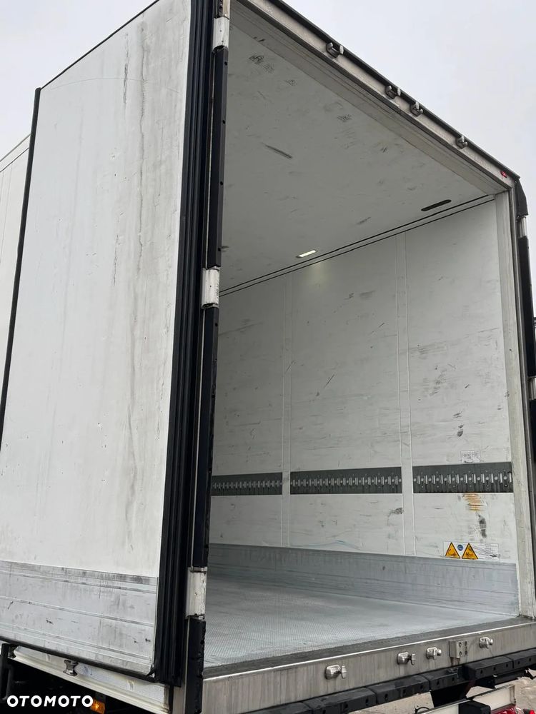 Schmitz Cargobull Chłodnia Thermo king SLXe300 - 5