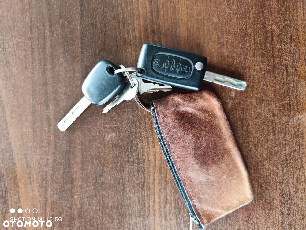 Peugeot 207 95 VTi Filou - 25