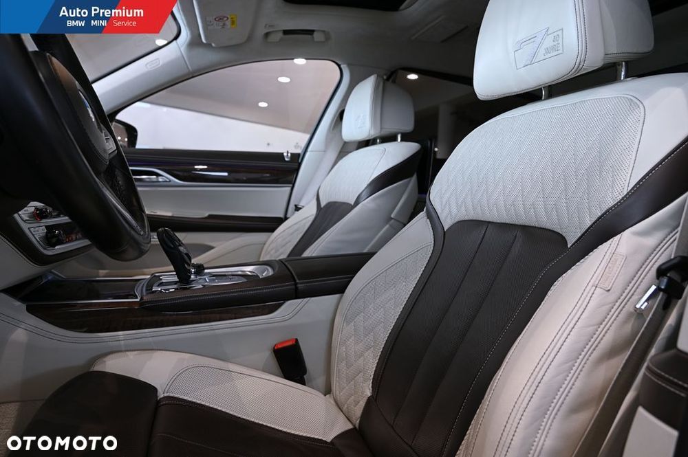 BMW Seria 7 M760Li xDrive - 13
