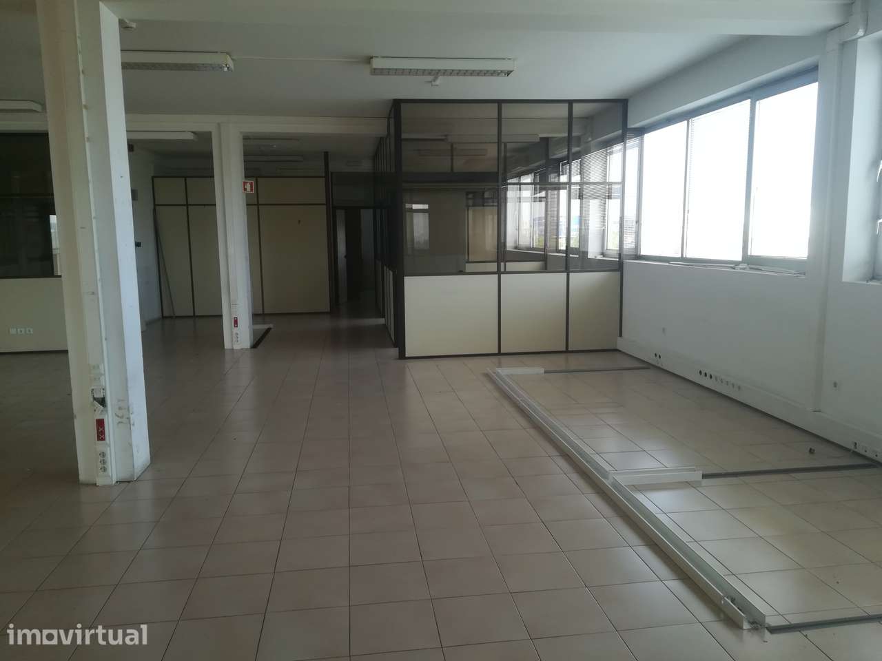 Escritórios com 270 m2, EXPONOR-LEÇA DA PALMEIRA. - Grande imagem: 3/12