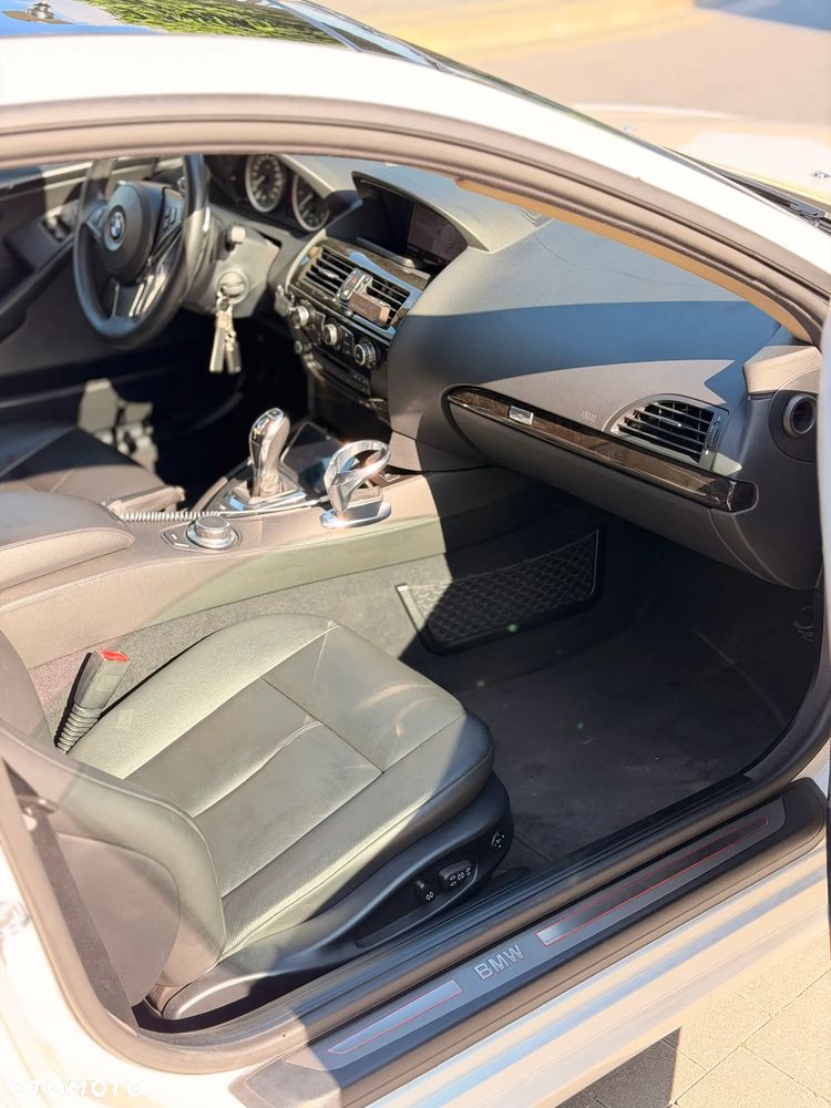 BMW Seria 6 650 i - 7