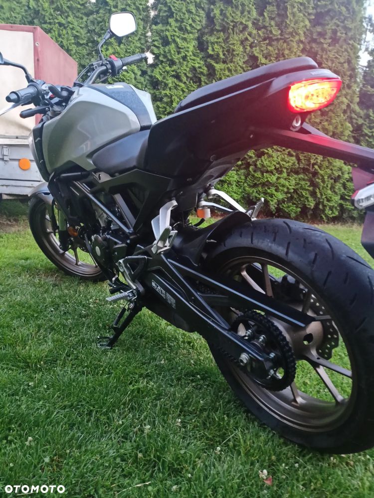 Honda CB - 4