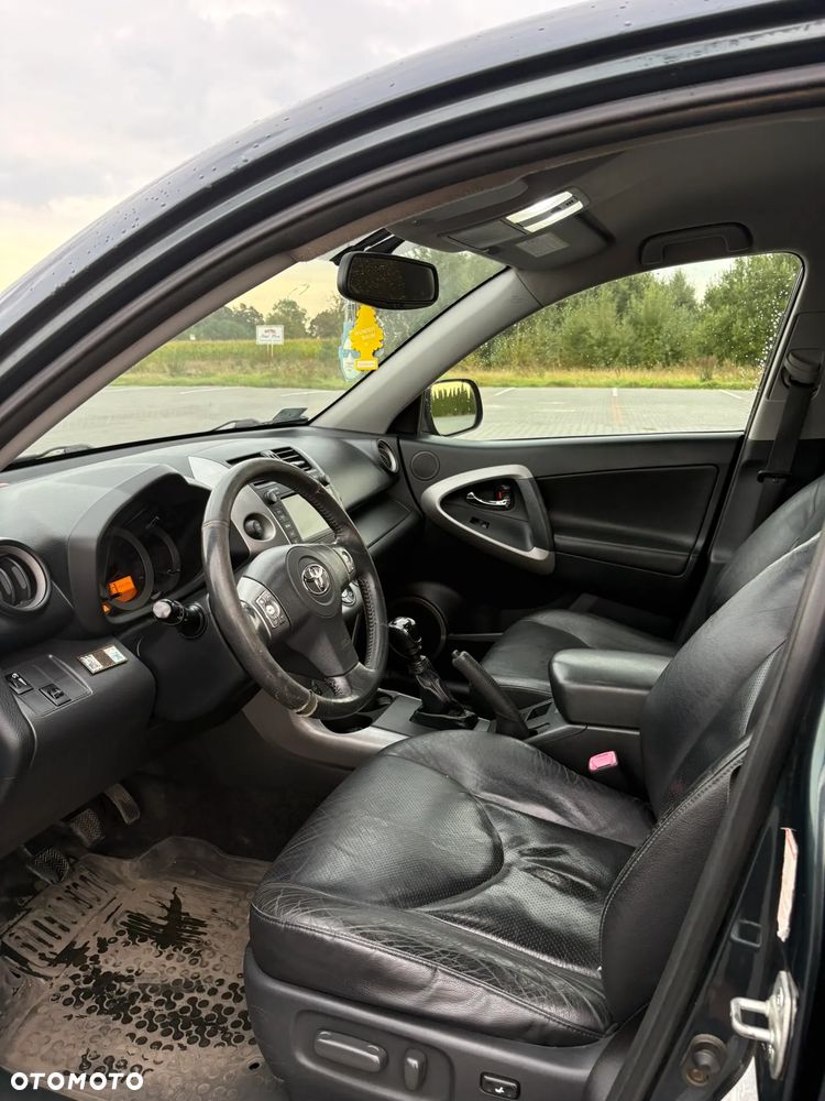 Toyota RAV4 - 9