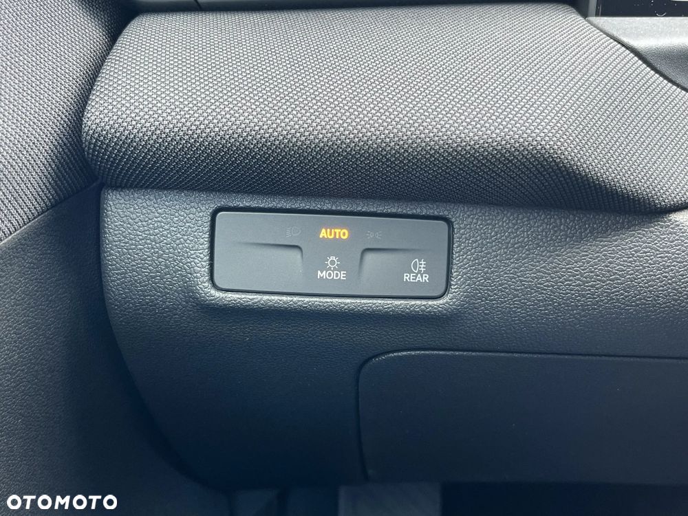 Volkswagen T-Roc 1.5 eTSI Trend DSG - 37