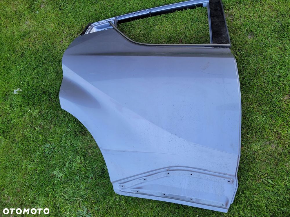 toyota c-hr chr drzwi prawy tył