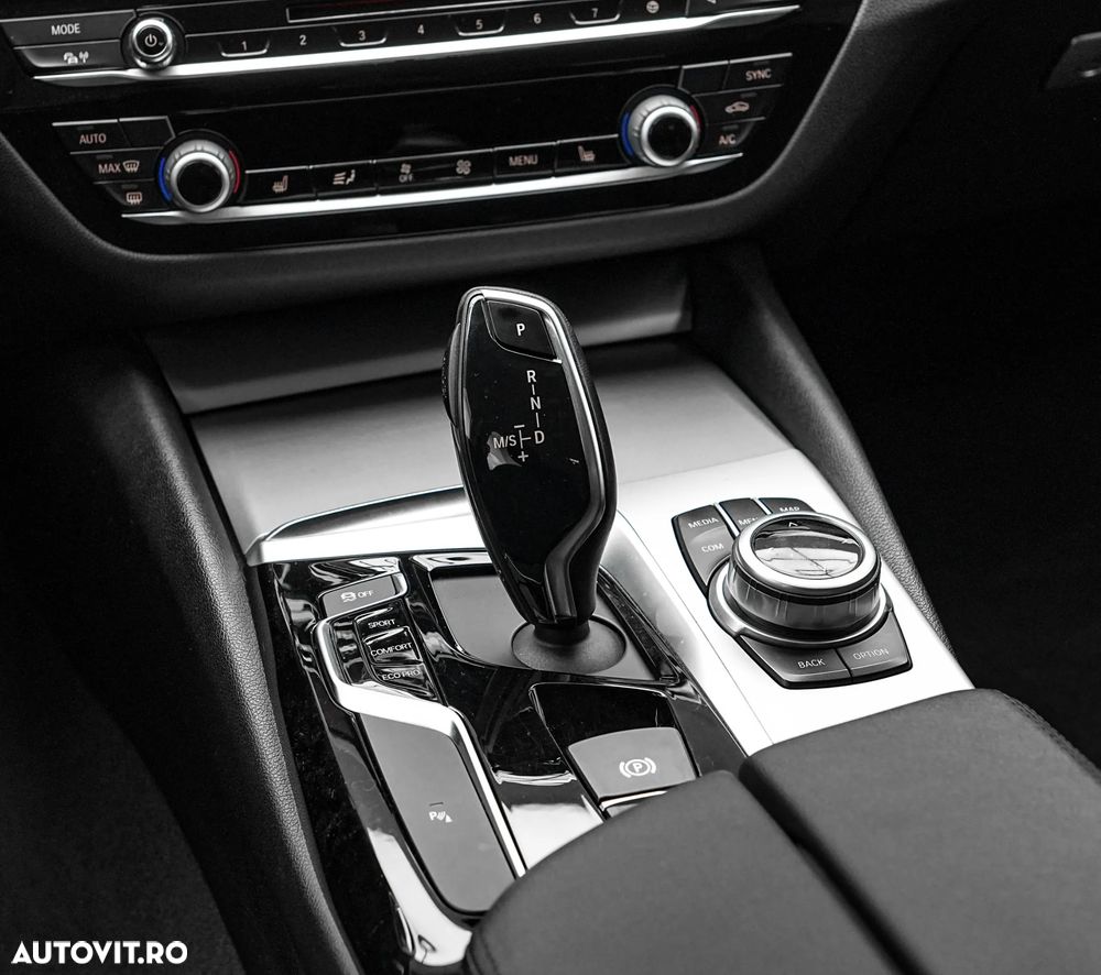 BMW Seria 5 520d Aut. Sport Line - 19