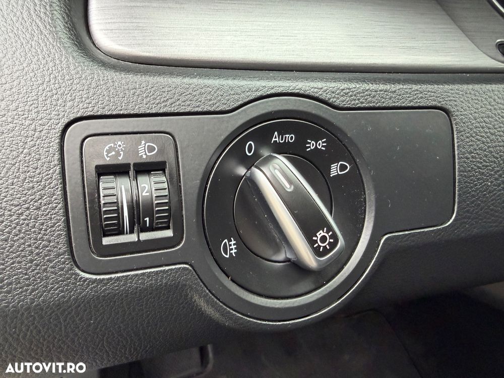 Volkswagen Passat Variant 2.0 TDI DSG BlueMotion Technology Comfortline - 25