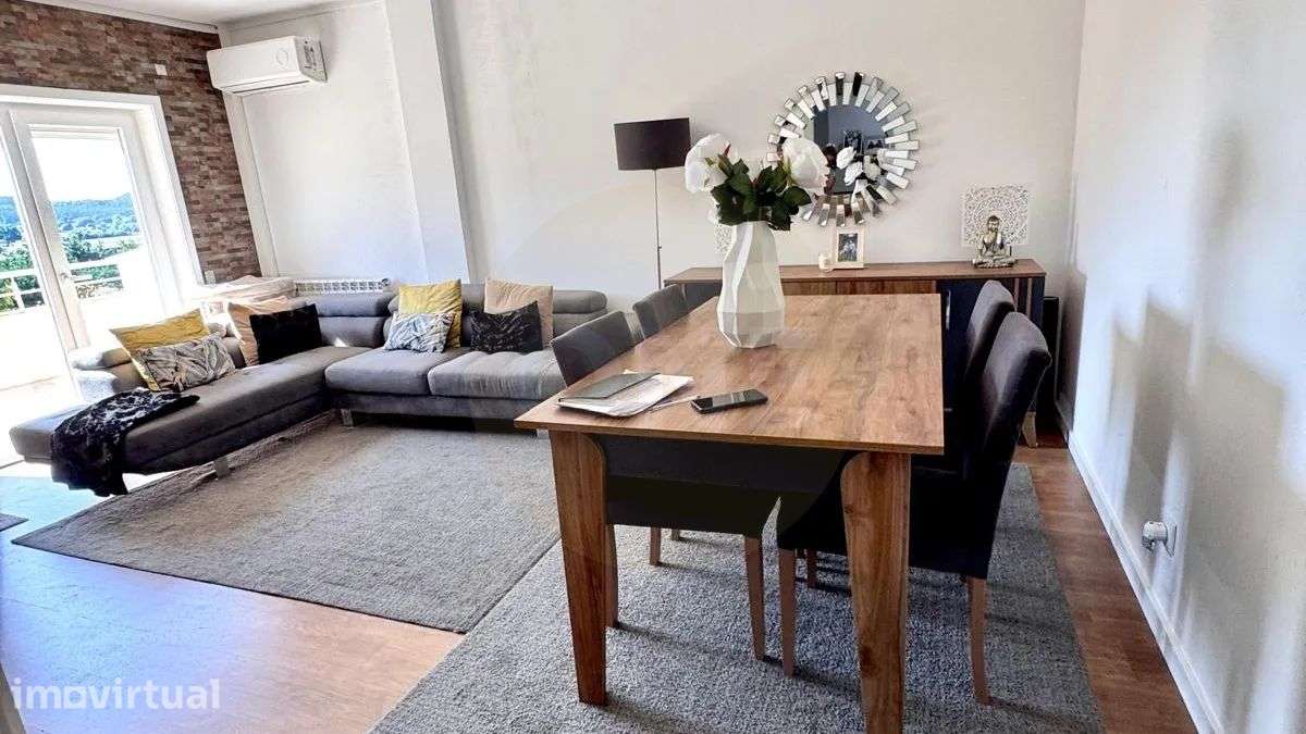 Apartamento T2 em Viatodos | Conforto , espaço e excelente conservação - Grande imagem: 2/12