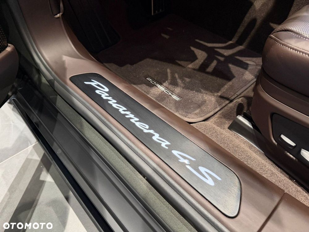 Porsche Panamera - 19