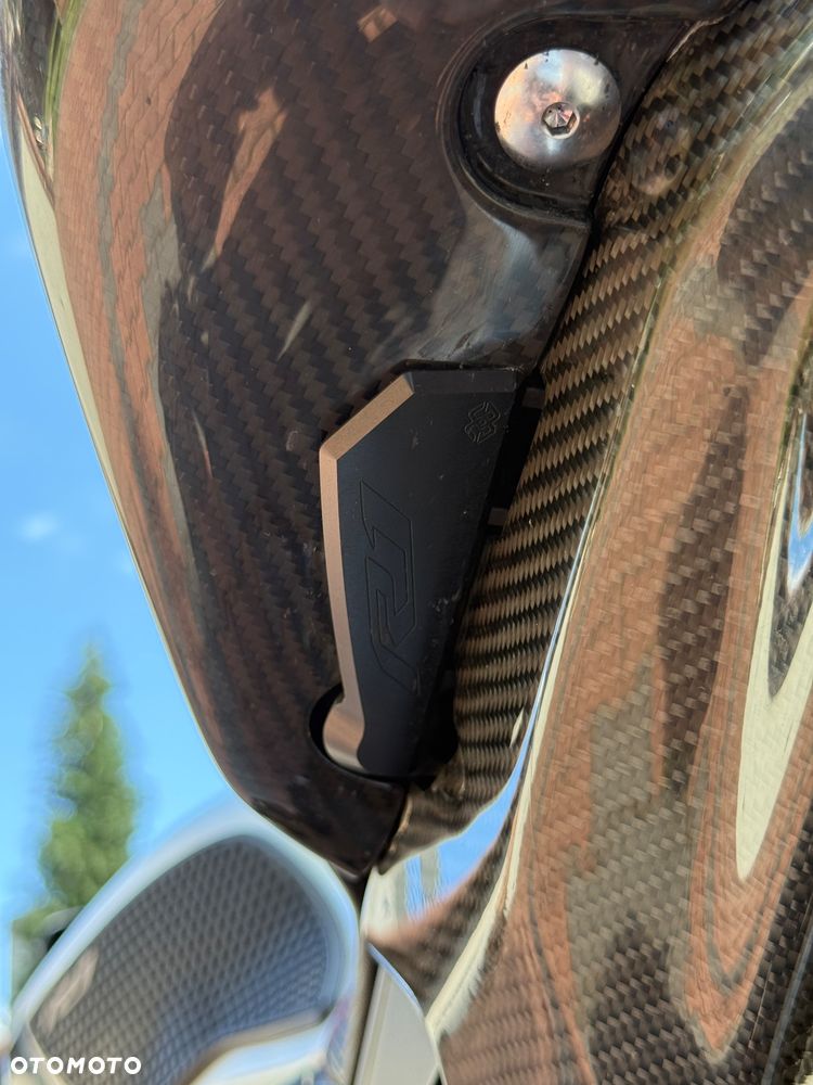 Yamaha R1 - 17