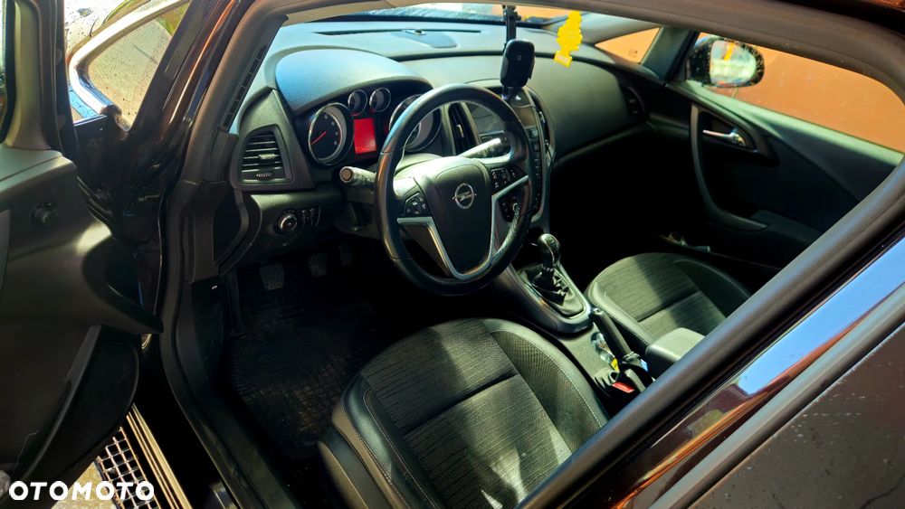 Opel Astra 1.4 T Essentia - 8