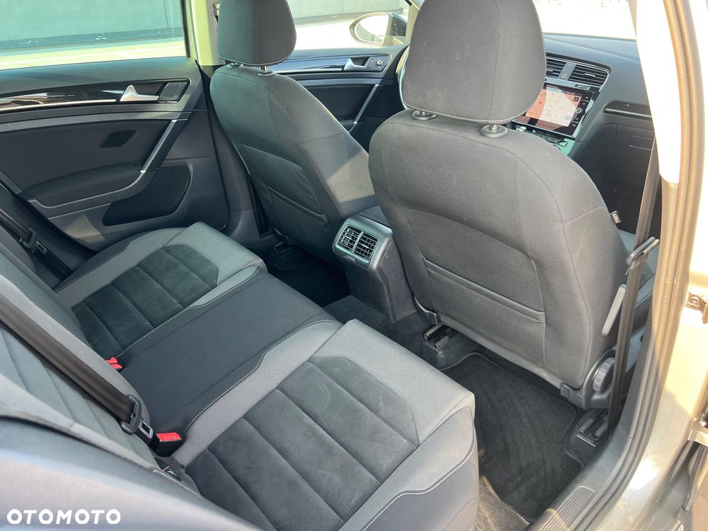 Volkswagen Golf 2.0 TDI SCR Highline - 35