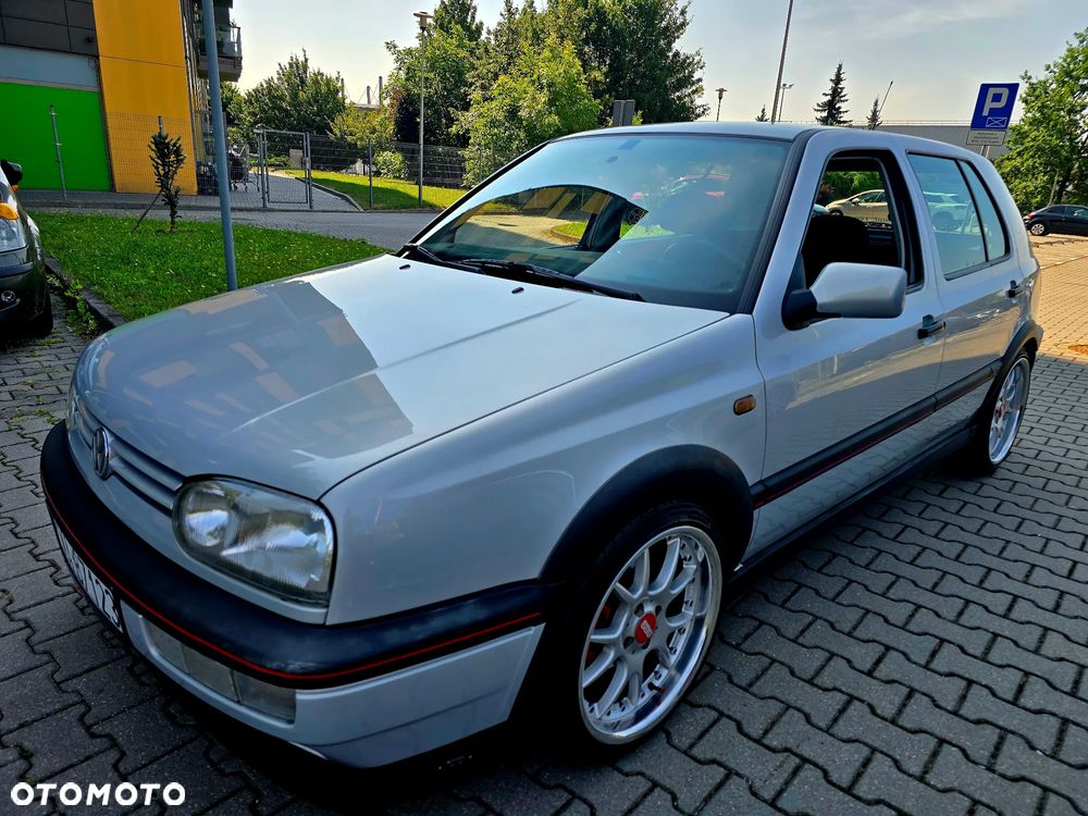 Volkswagen Golf - 25