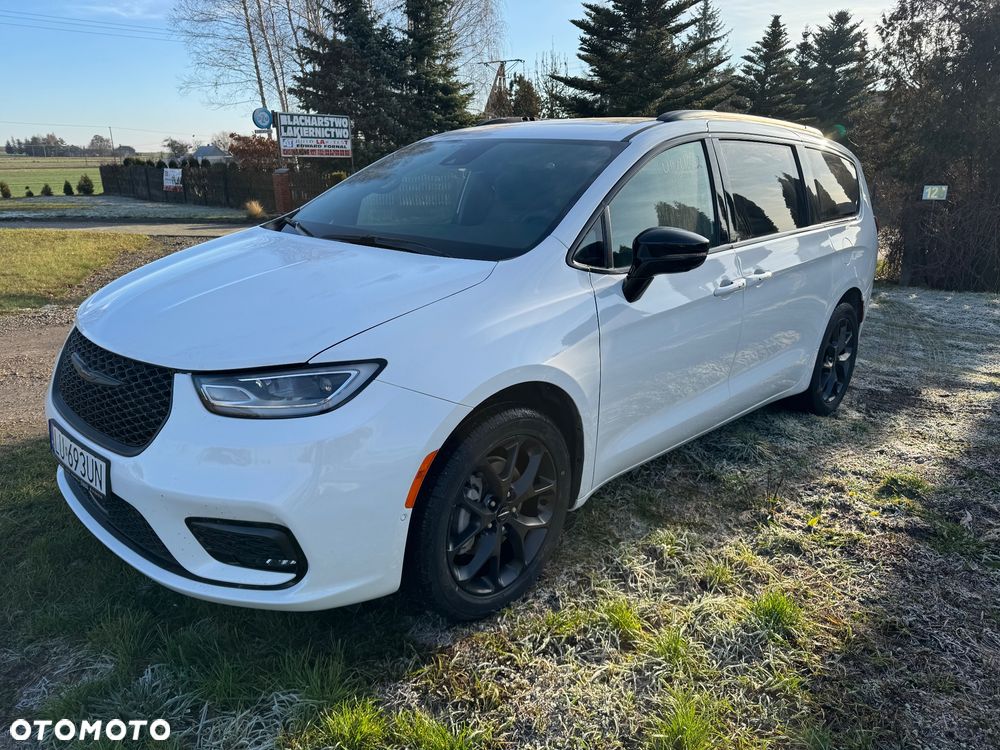 Chrysler Pacifica - 11